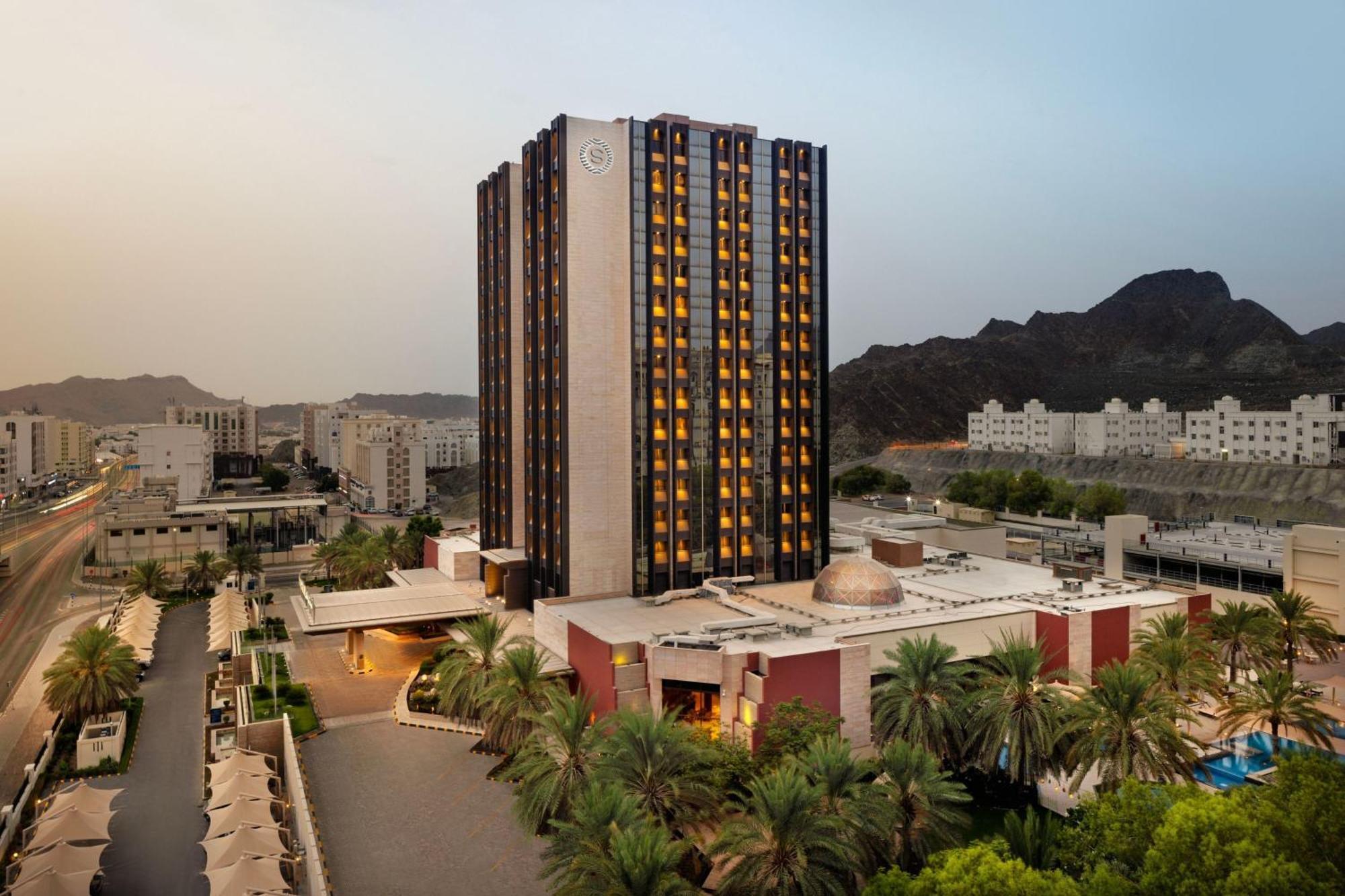 Sheraton Oman Hotel Μουσκάτ Εξωτερικό φωτογραφία The Four Seasons Hotel in Makkah
