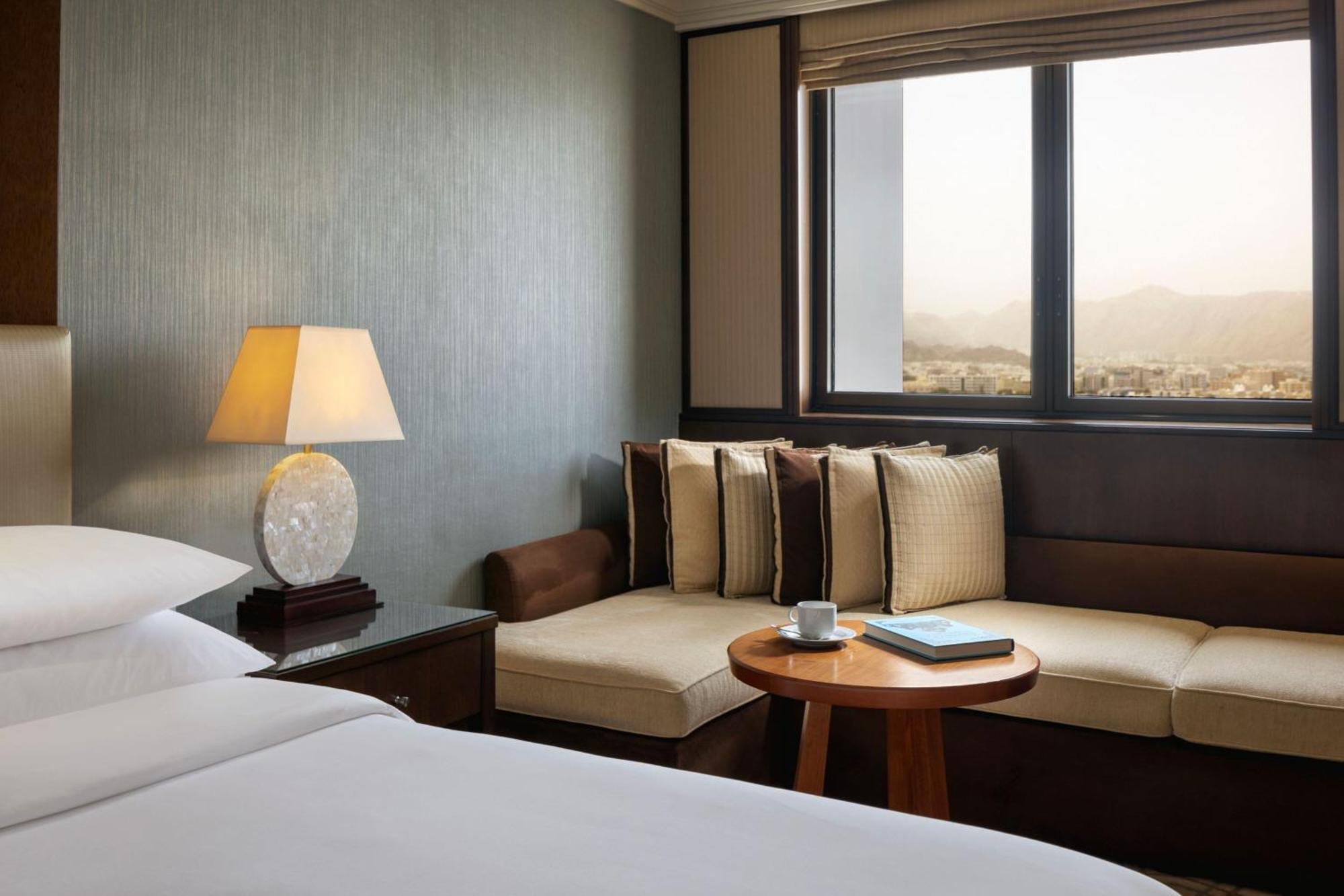 Sheraton Oman Hotel Μουσκάτ Εξωτερικό φωτογραφία A room at the hotel