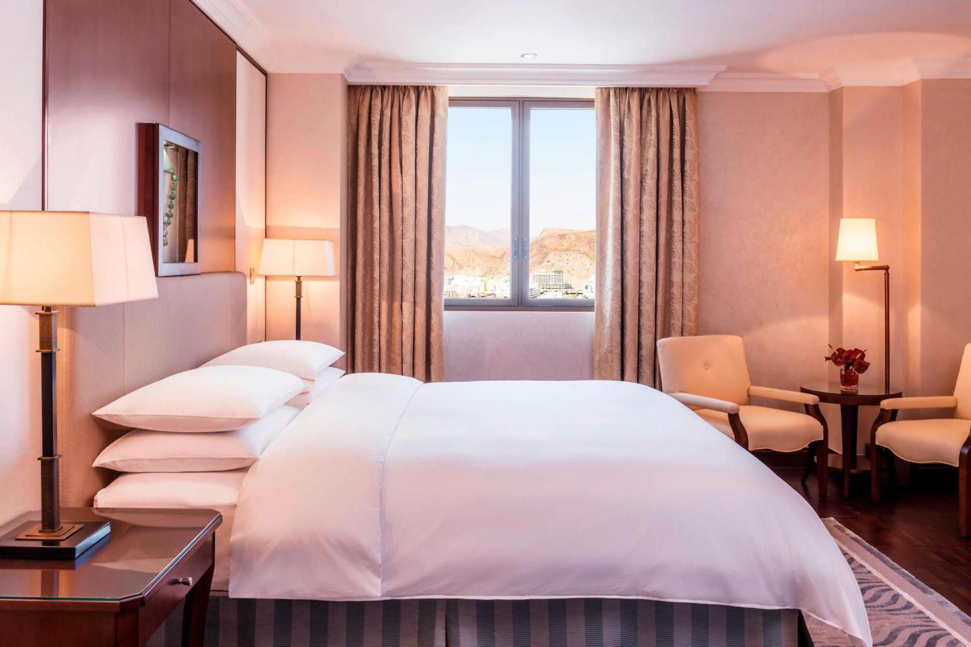 Sheraton Oman Hotel Μουσκάτ Εξωτερικό φωτογραφία A room at the InterContinental Vienna