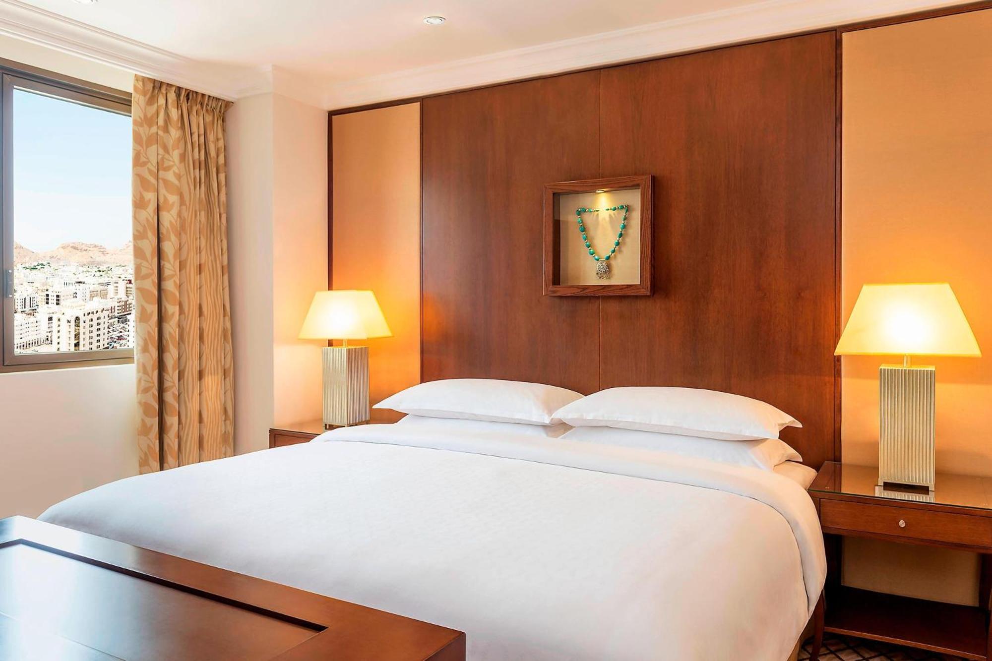 Sheraton Oman Hotel Μουσκάτ Εξωτερικό φωτογραφία A bedroom at the hotel